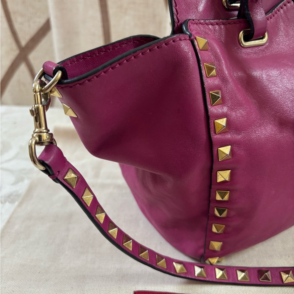 ๐ Valentino Garavani iconic 2 way tote bag๐ - Picture 6 of 14